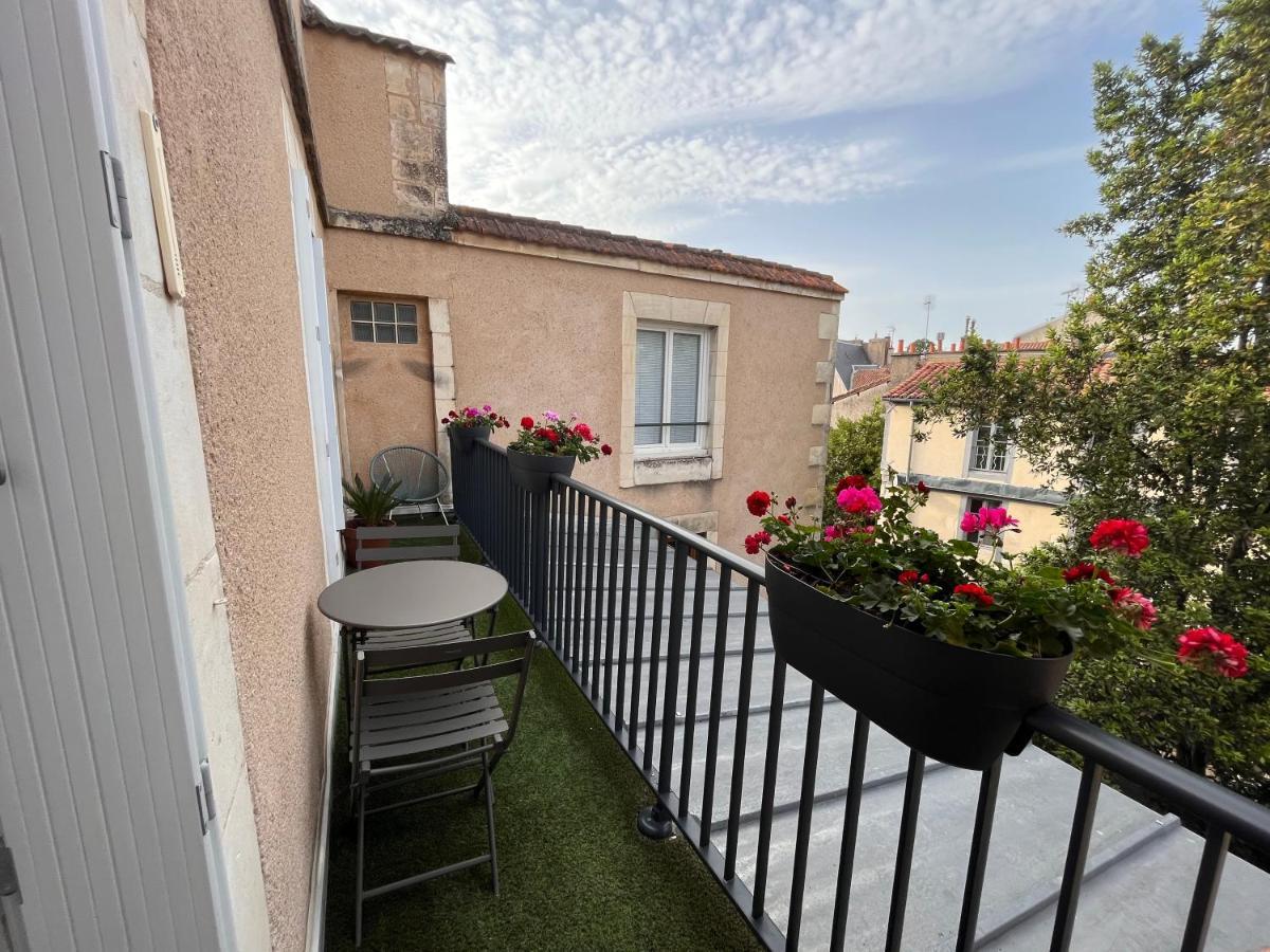 • Bel Appartement - Centre Historique De Poitiers Bagian luar foto